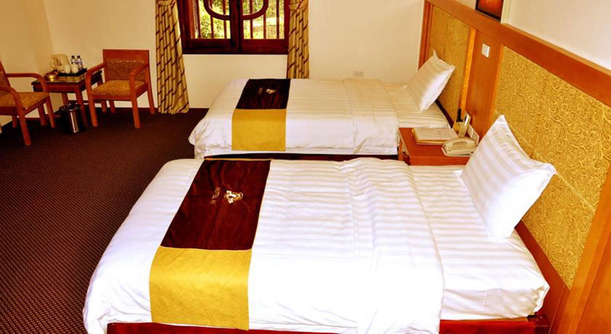 A1 Hotel - Dien Bien Phu Bagian luar foto